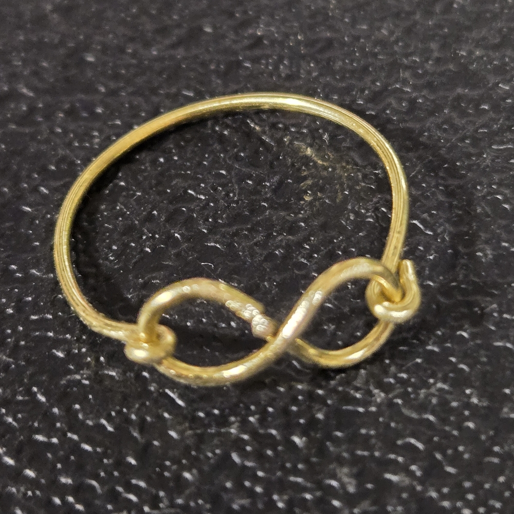 Handcrafted Elegant Gold Infinity Ring